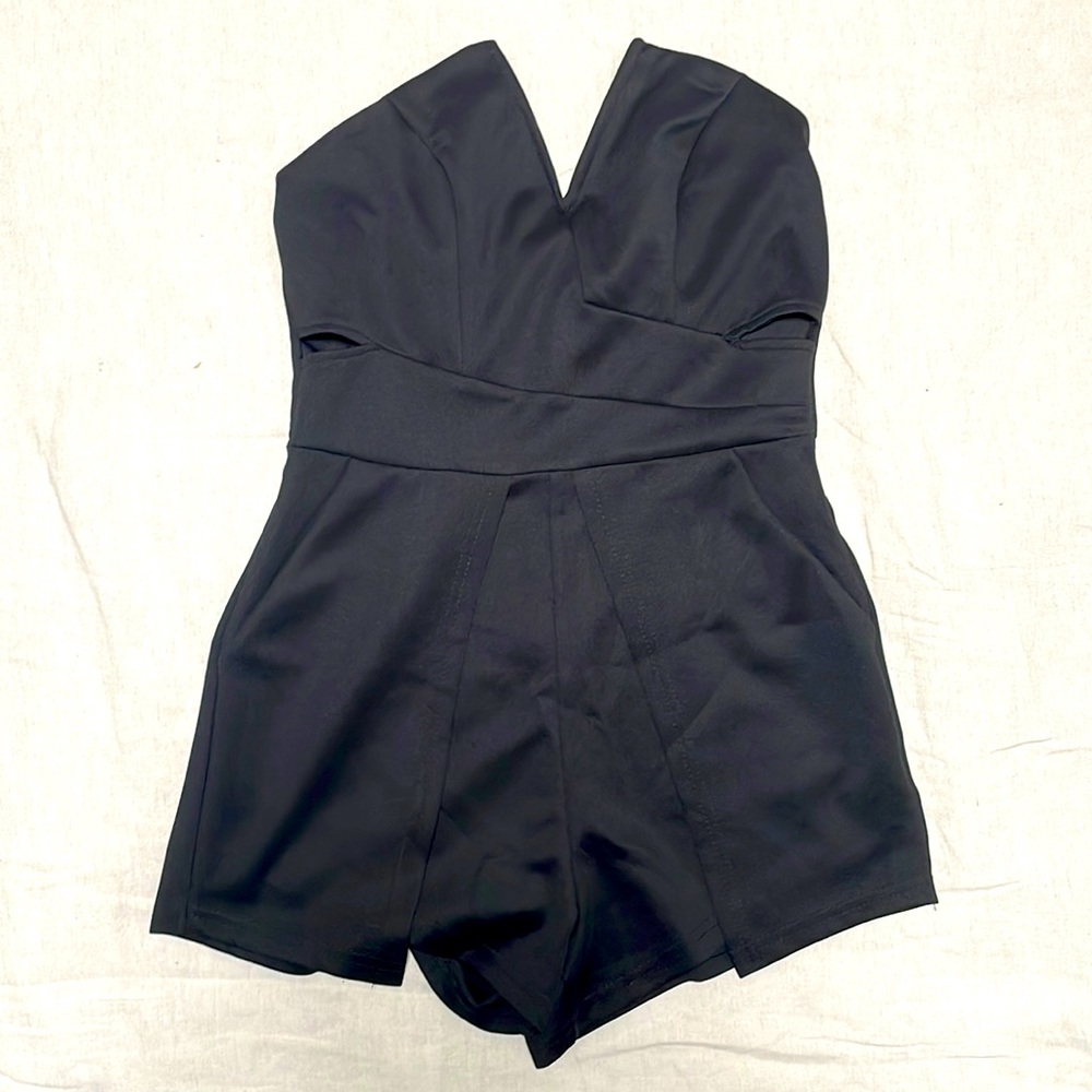 V-wire deco strapless romper [small, black]